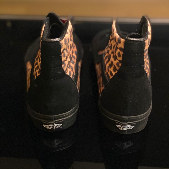 Vans - Picture 3 of 5